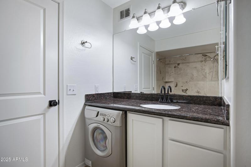 3619 E Monterosa St Apt 202-18