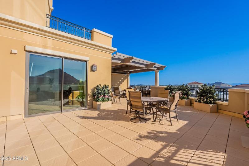 Ideal Entertaining Space