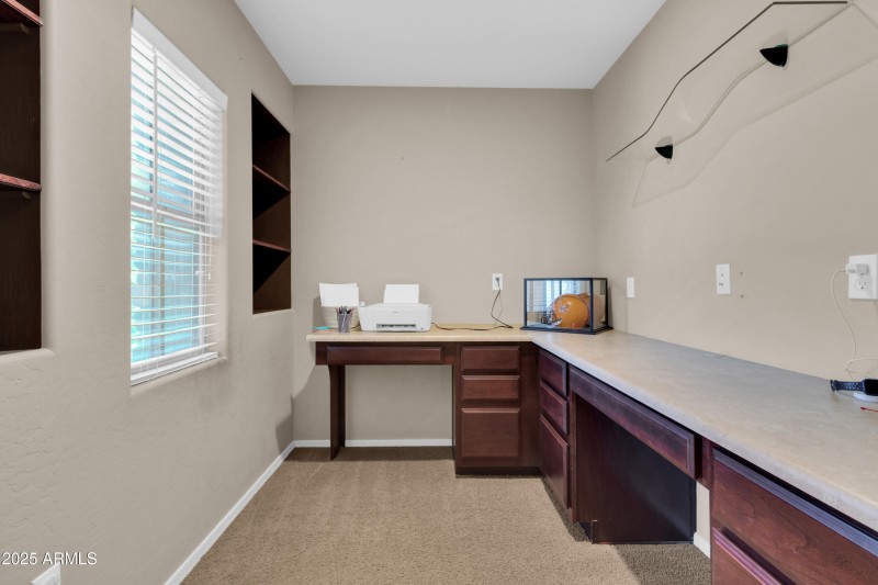 742 E Kingbird Dr-24