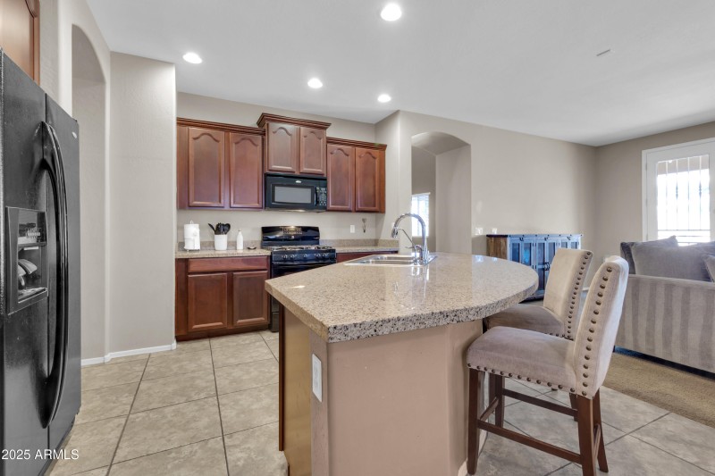 742 E Kingbird Dr-40