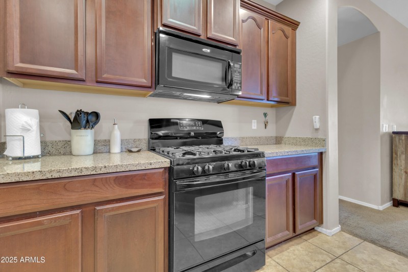 742 E Kingbird Dr-44