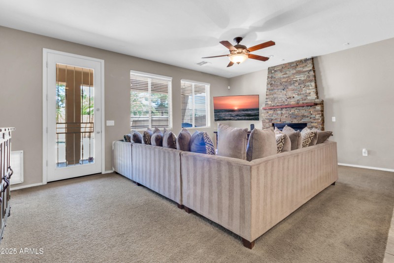 742 E Kingbird Dr-46