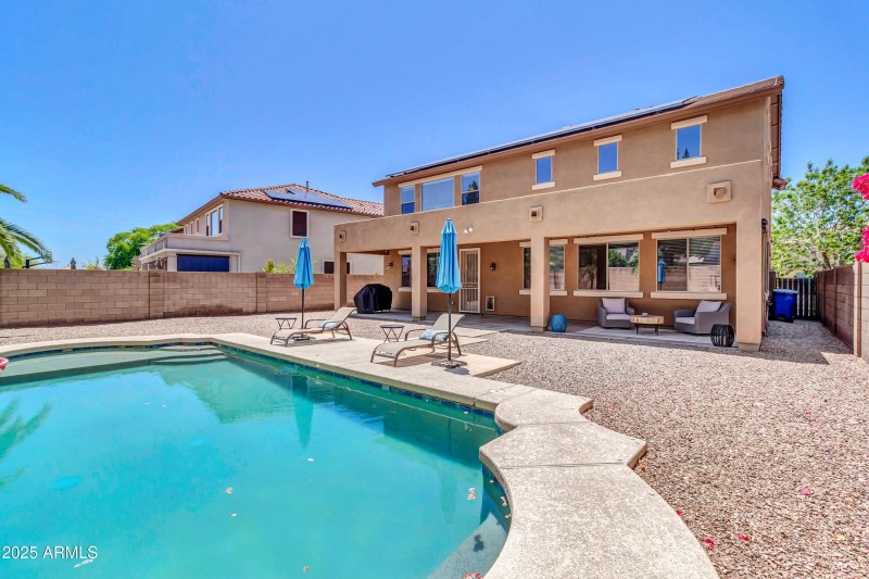 742 E Kingbird Dr-55