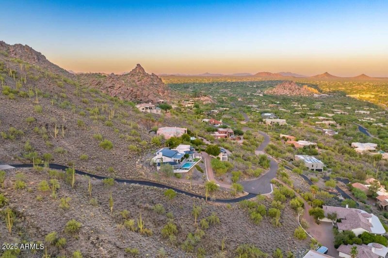 Sweeping Valley & Mountain Views