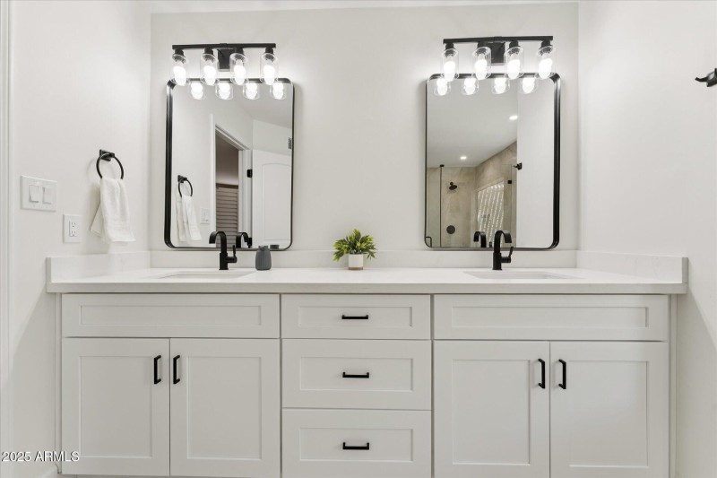 26-026-primary-bathroom