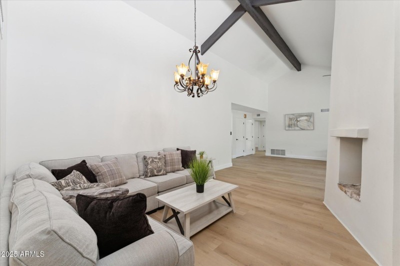 10-010-formal-dining