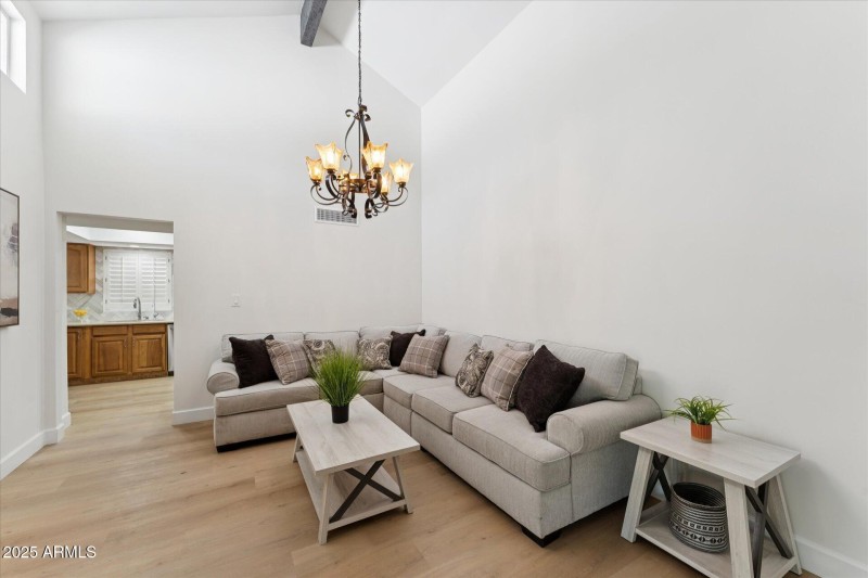 08-008-formal-dining