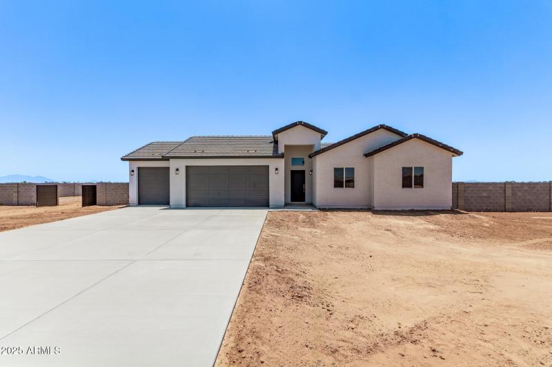 02 Sandstone Mountain