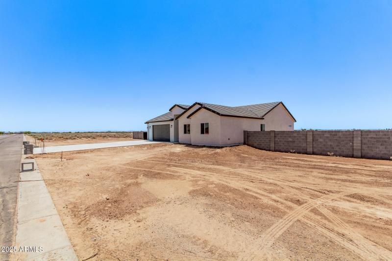 06 Sandstone Mountain