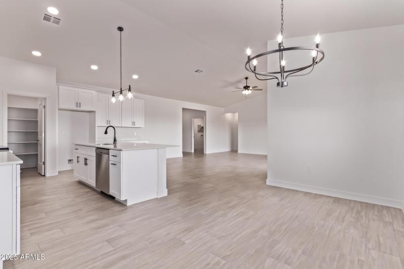 13 Sandstone Mountain