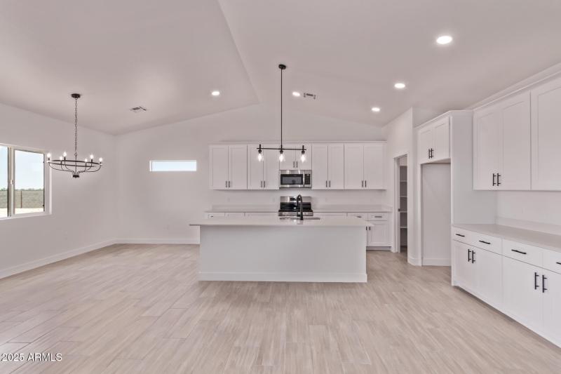 14 Sandstone Mountain