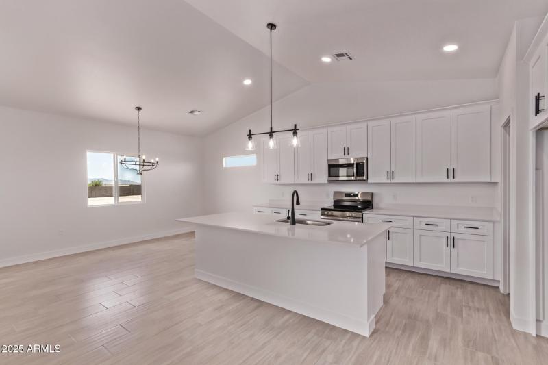 15 Sandstone Mountain