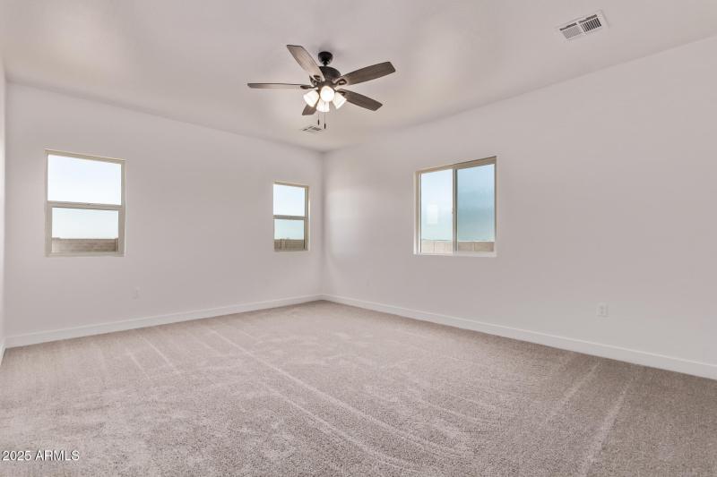 18 Sandstone Mountain