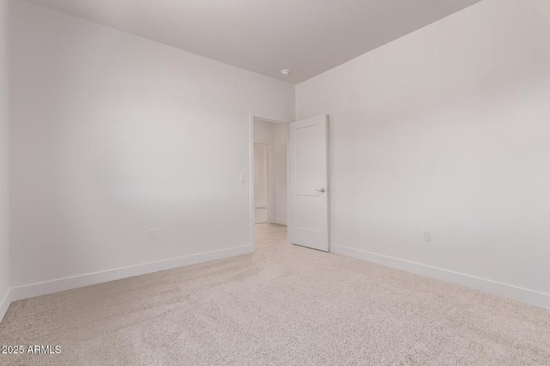 25 Sandstone Mountain