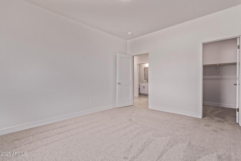 27 Sandstone Mountain