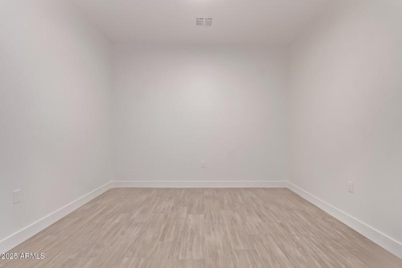 30 Sandstone Mountain