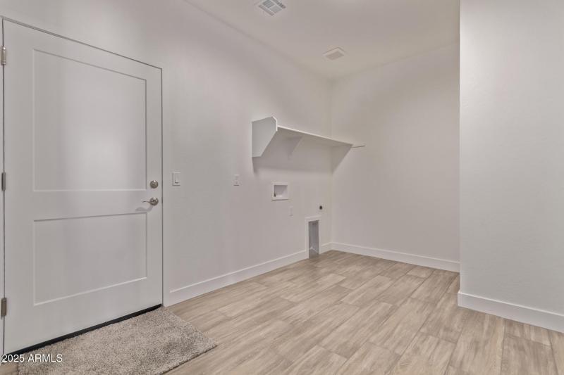 33 Sandstone Mountain