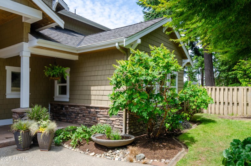 39-Front-Yard-Gardens