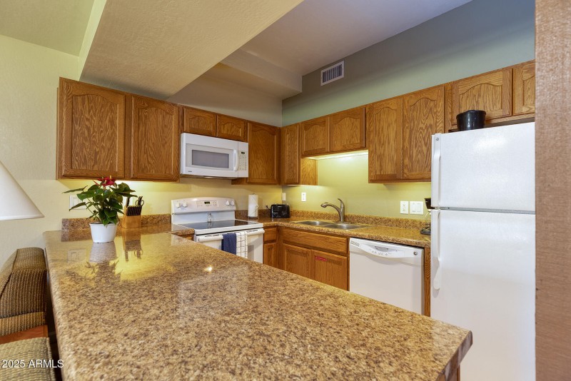 photo (10) roundhouse resort PT 052925