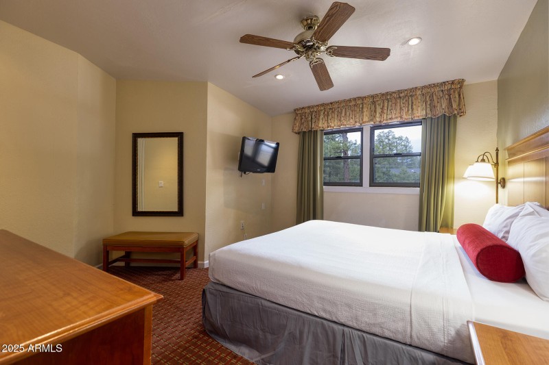 photo (13) roundhouse resort PT 052925