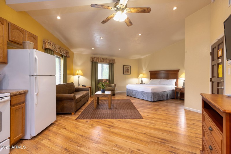 photo (23) roundhouse resort PT 052925