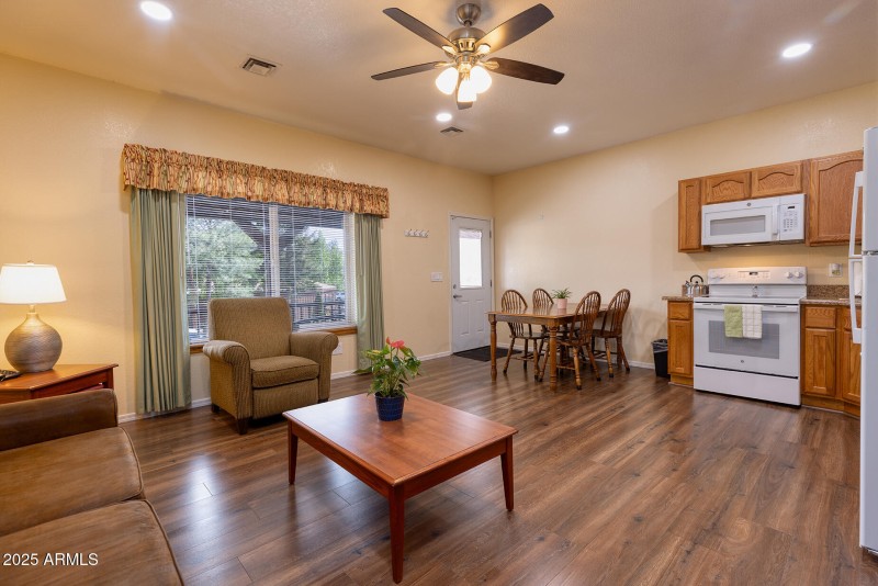 photo (35) roundhouse resort PT 052925