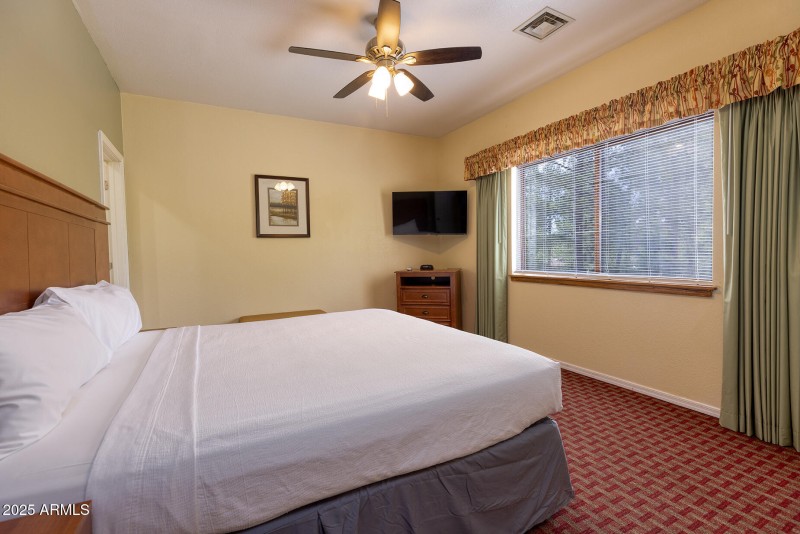 photo (37) roundhouse resort PT 052925