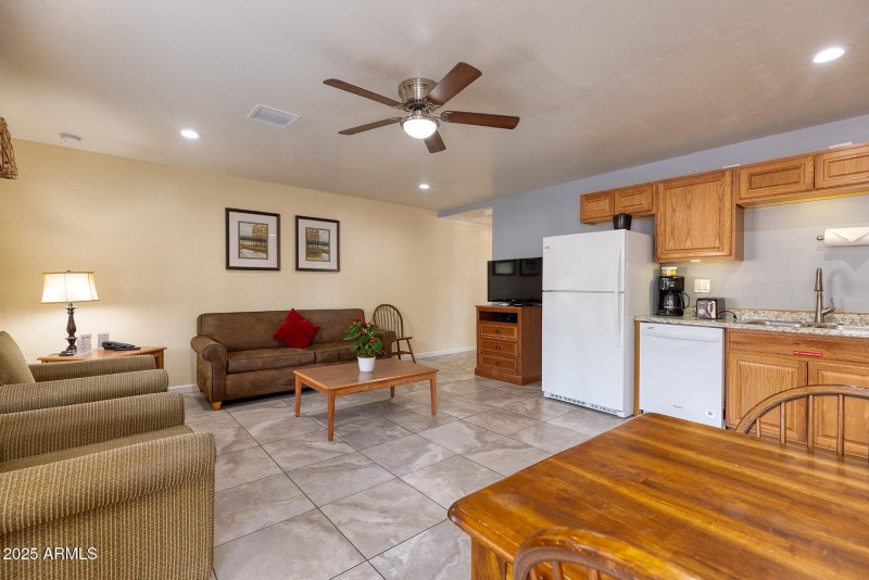 photo (41) roundhouse resort PT 052925