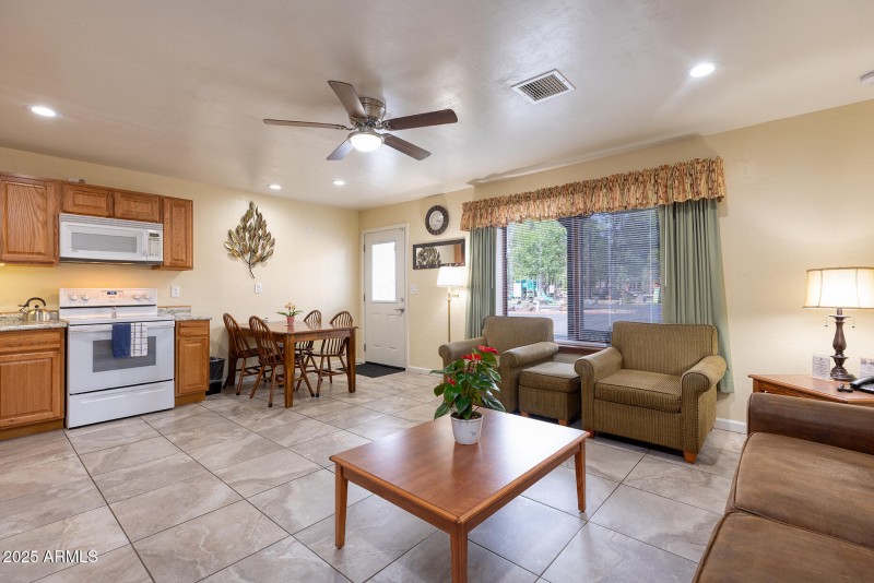 photo (43) roundhouse resort PT 052925