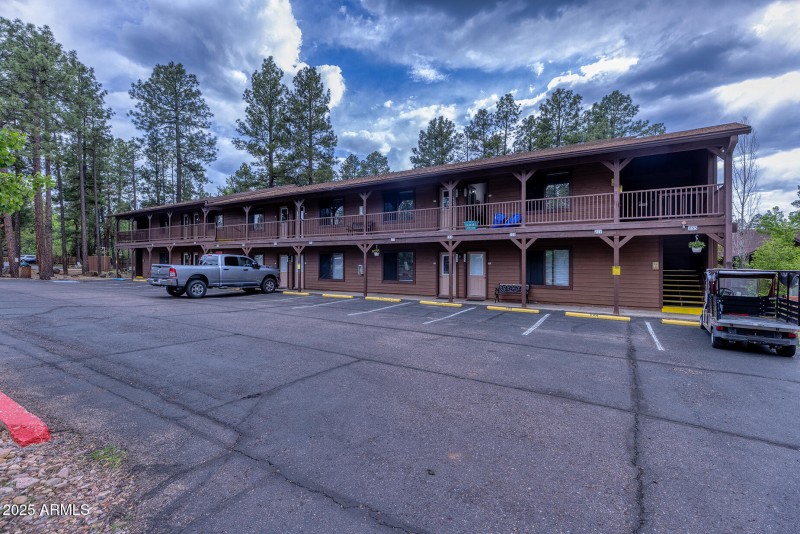 photo (75) roundhouse resort PT 052925