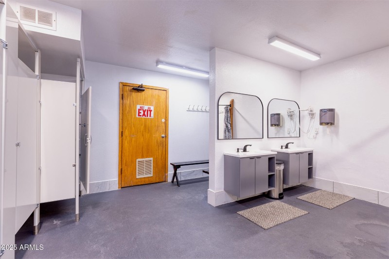 photo (95) roundhouse resort PT 052925