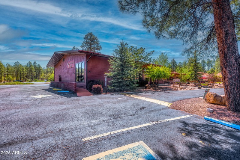 photo (102) roundhouse resort PT 052925