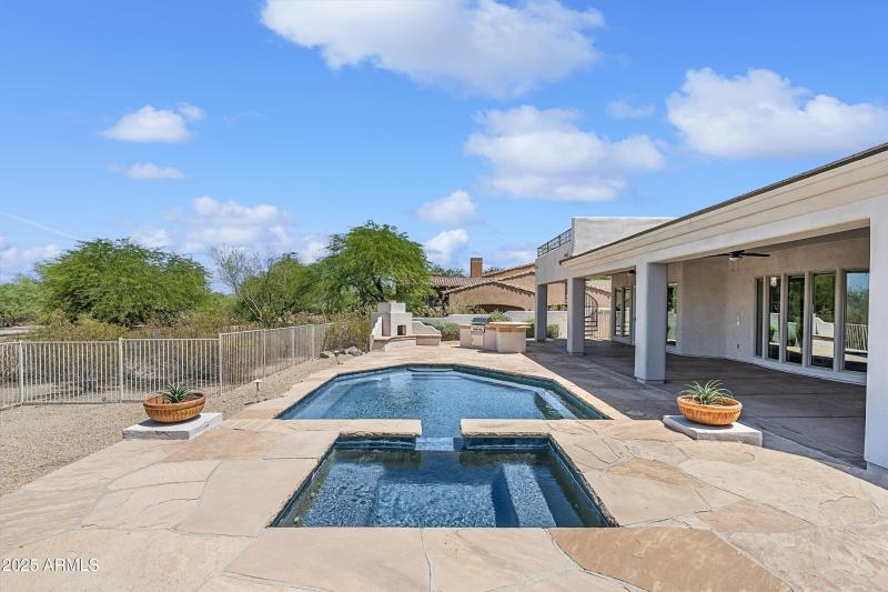 Sparkling Pool and Spa