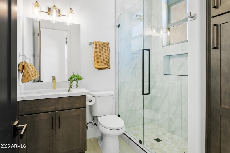 Bedroom 3 en suite Bath