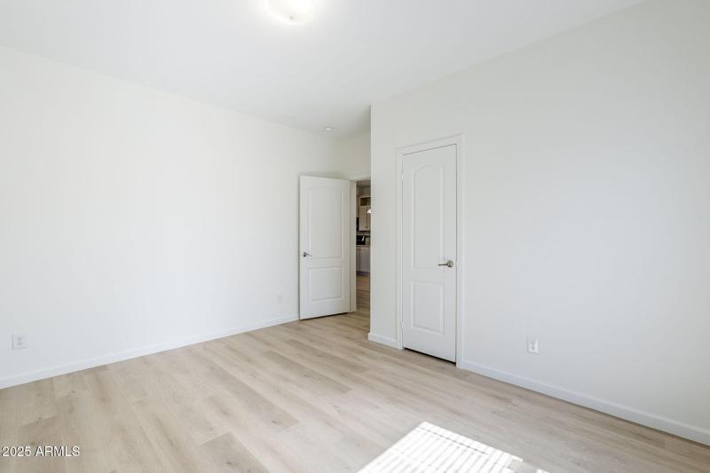 39-web-or-mls-Apache-39