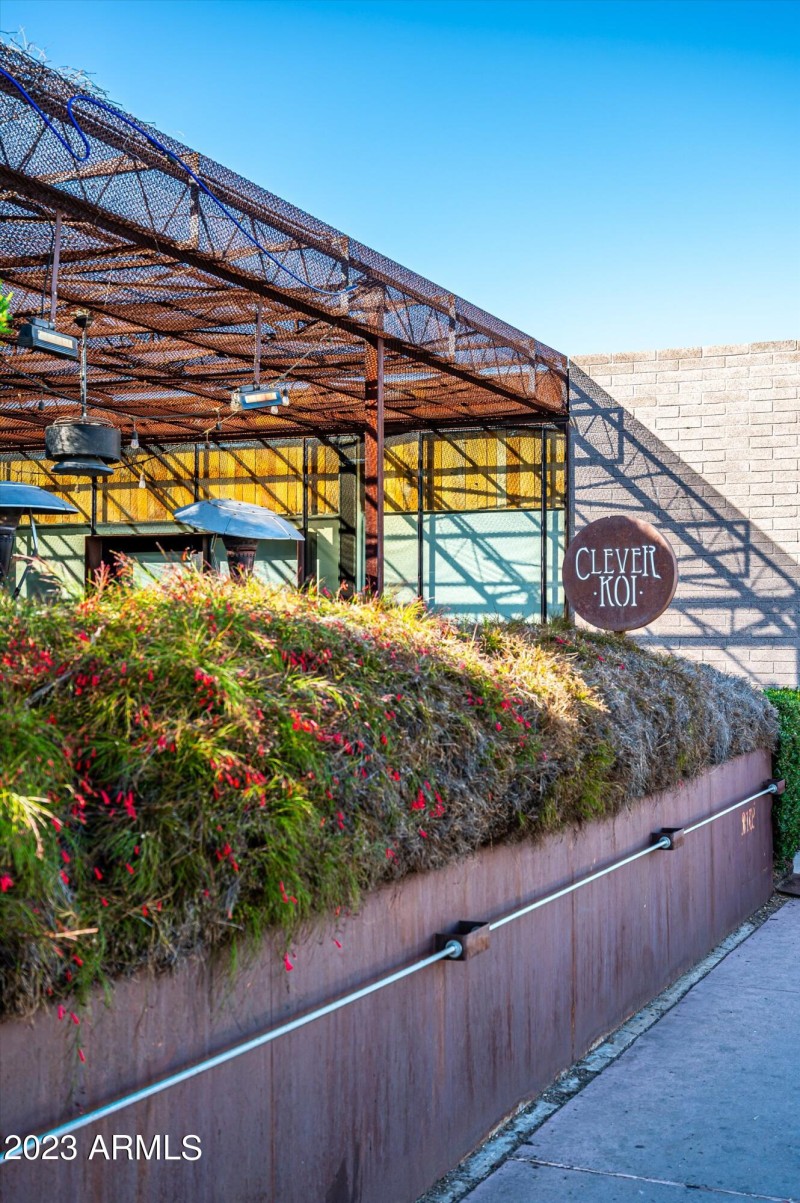 020_NEARBY AMENITIES