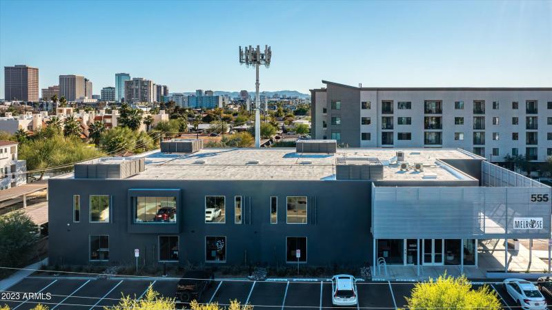 021_NEARBY AMENITIES