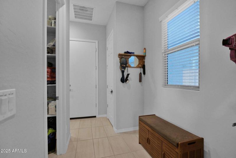 27667 Mohawk - 27Mud Room