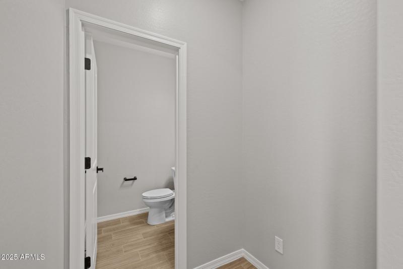 22)POWDER ROOM