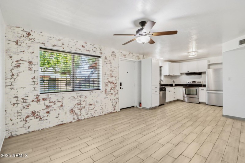 9-web-or-mls-N 16th St-2006-009