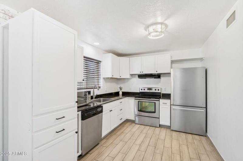 15-web-or-mls-N 16th St-2006-015