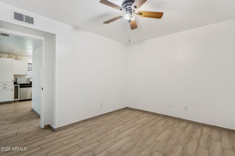 18-web-or-mls-N 16th St-2006-018