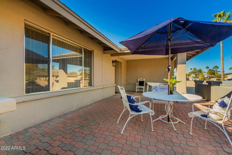 5337 E Gelding Front Patio