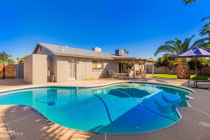 5337 E Gelding Pool View 2