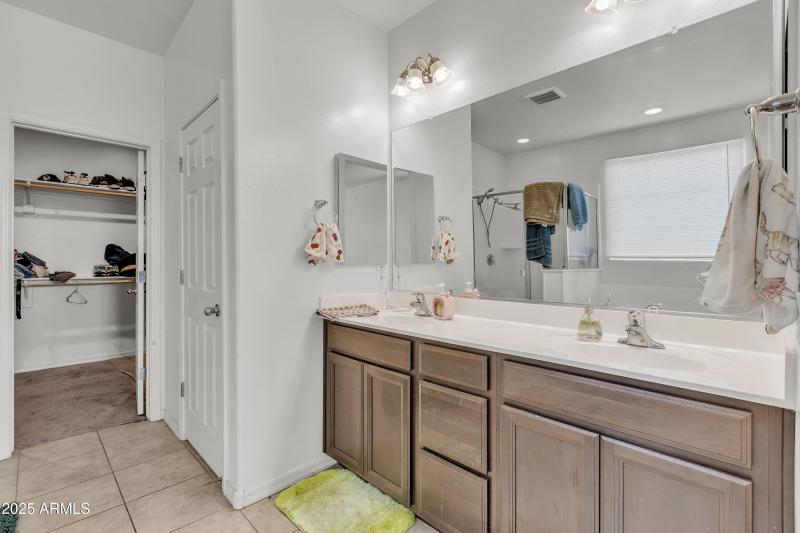 12375_W_Whyman_Ave17