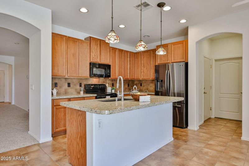 Granite counters & a backsplash