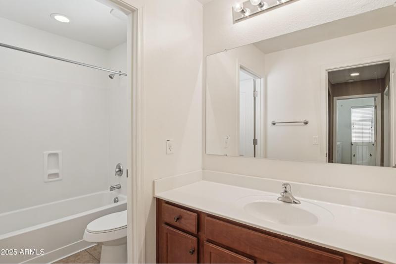 28-print-N Evergreen St-2106-028