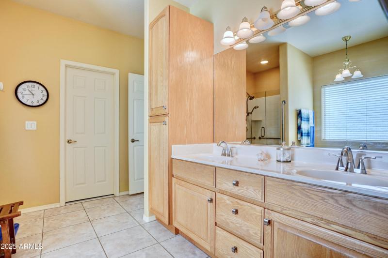 17 Primary Bathroom 3