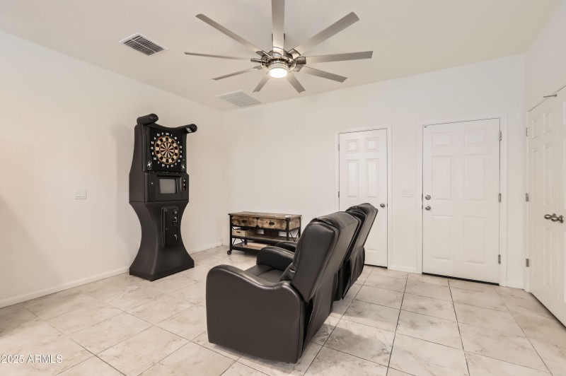 7665 W Fetlock Trail - MLS Sized - 021 -