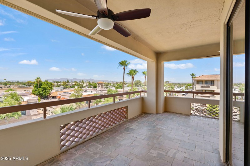 TILED FLOOR, CEILING FANS
